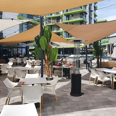 Azur Queen - Pool & *