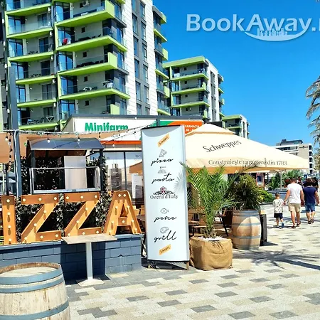 Azur Queen - Pool & Appartamento Mamaia