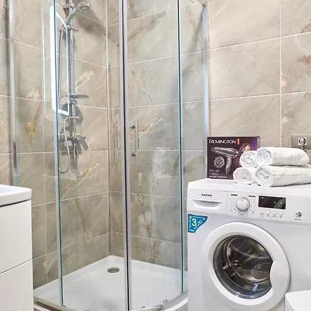 Azur Queen - Pool & Mamaia