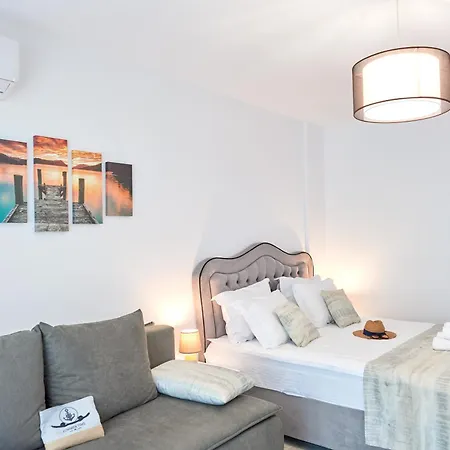 Azur Queen - Pool & アパート *