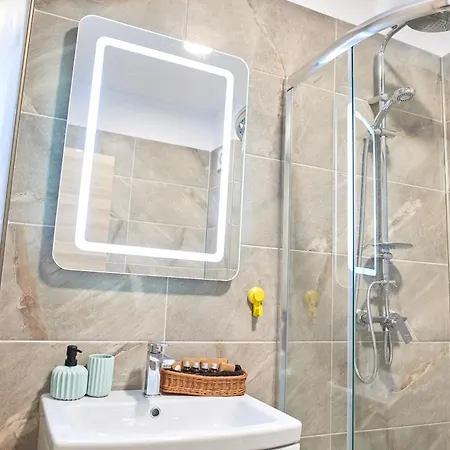 Azur Queen - Pool & ママイア